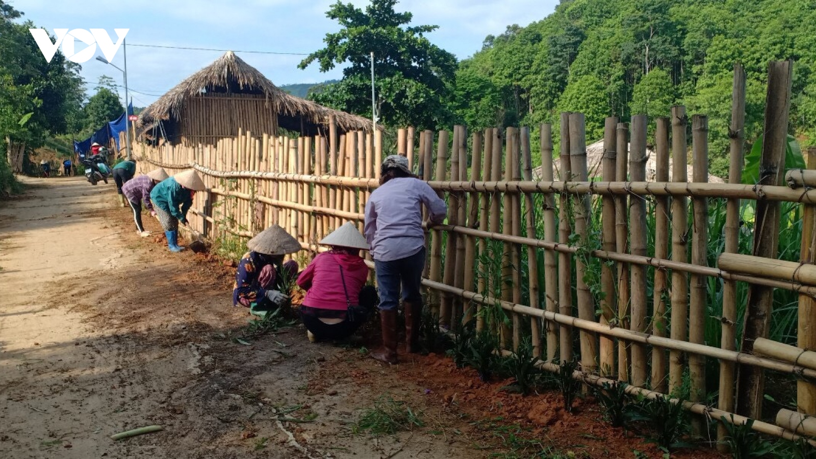 Ở nơi lãnh đạo, đảng viên mỗi cuối tuần tìm về cơ sở